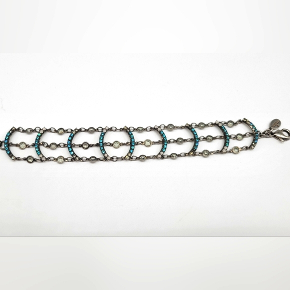 Sorrelli Reitred Blue and White White Swarovski Crystal Chainmail Bracelet - Picture 1 of 3